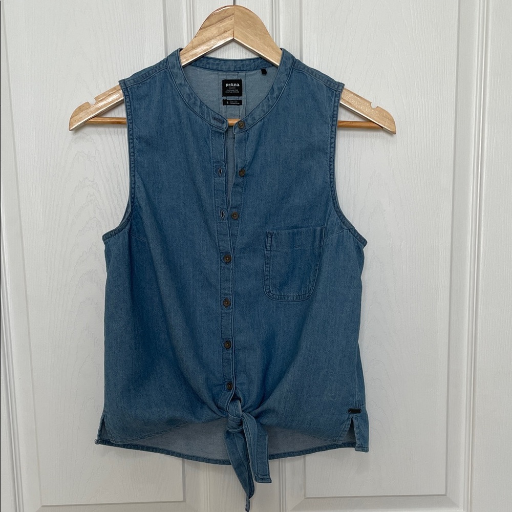 Prana Men's Blue Sleeveless Denim Shirt